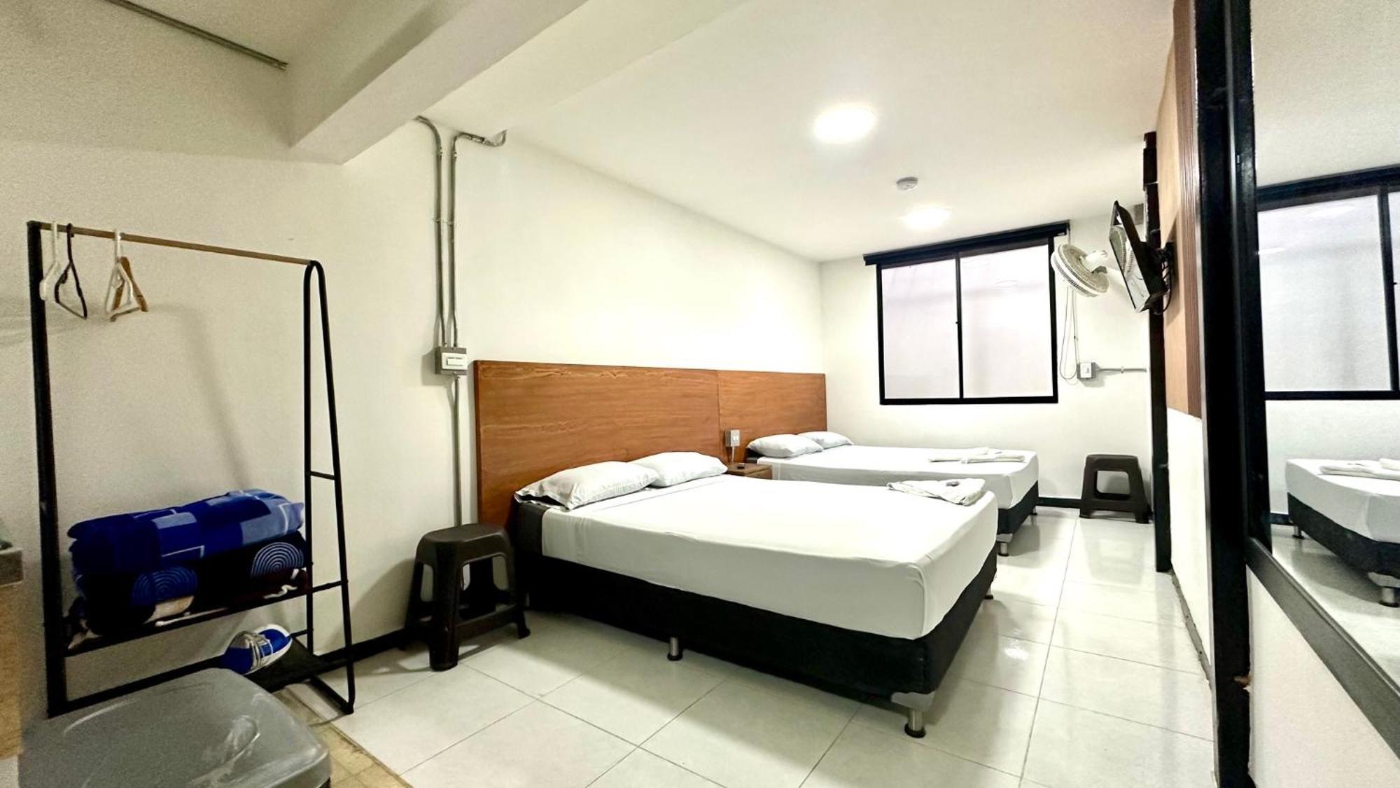 Malibu Loft Hotel 메딜린 외부 사진