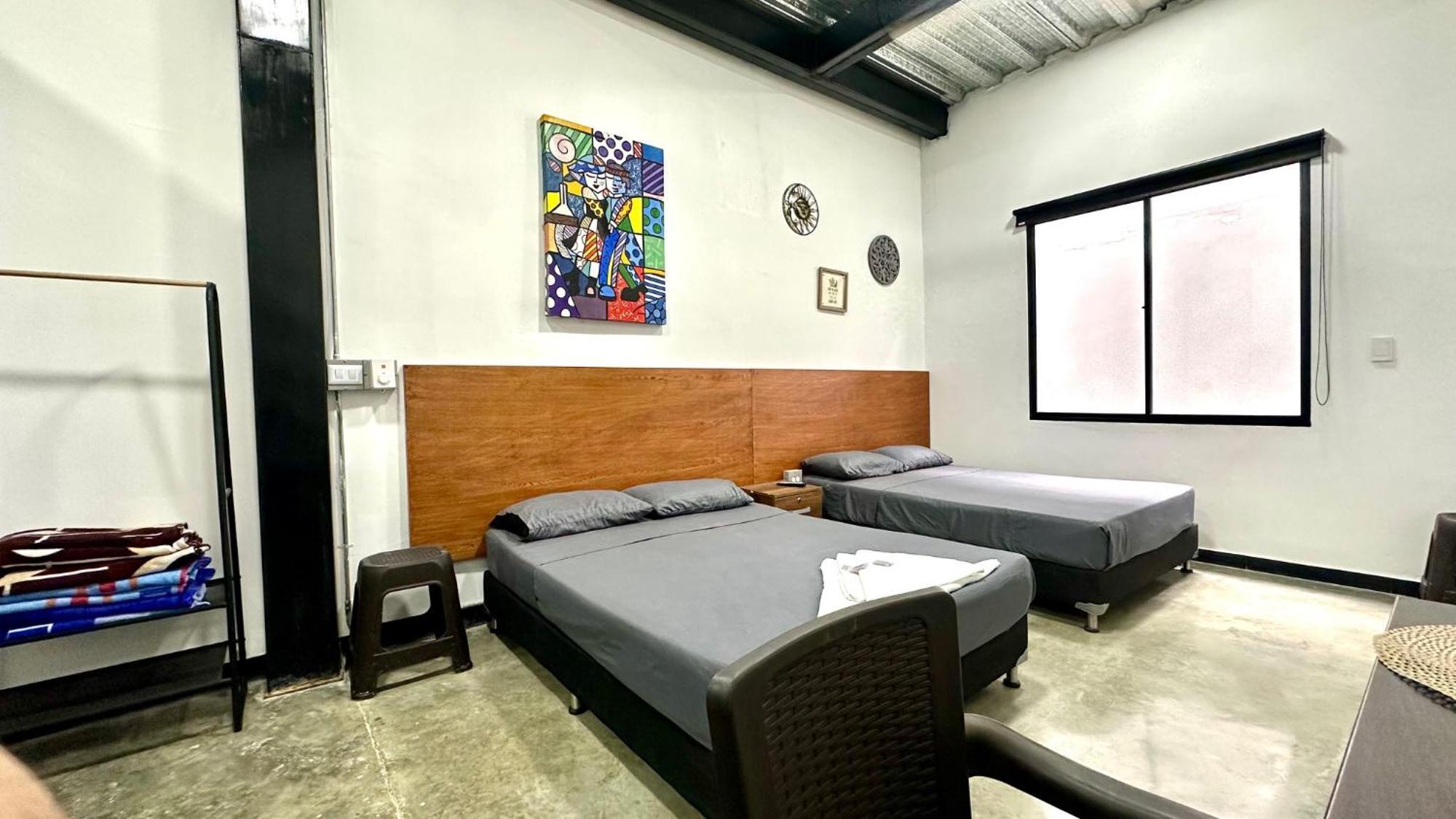 Malibu Loft Hotel 메딜린 외부 사진