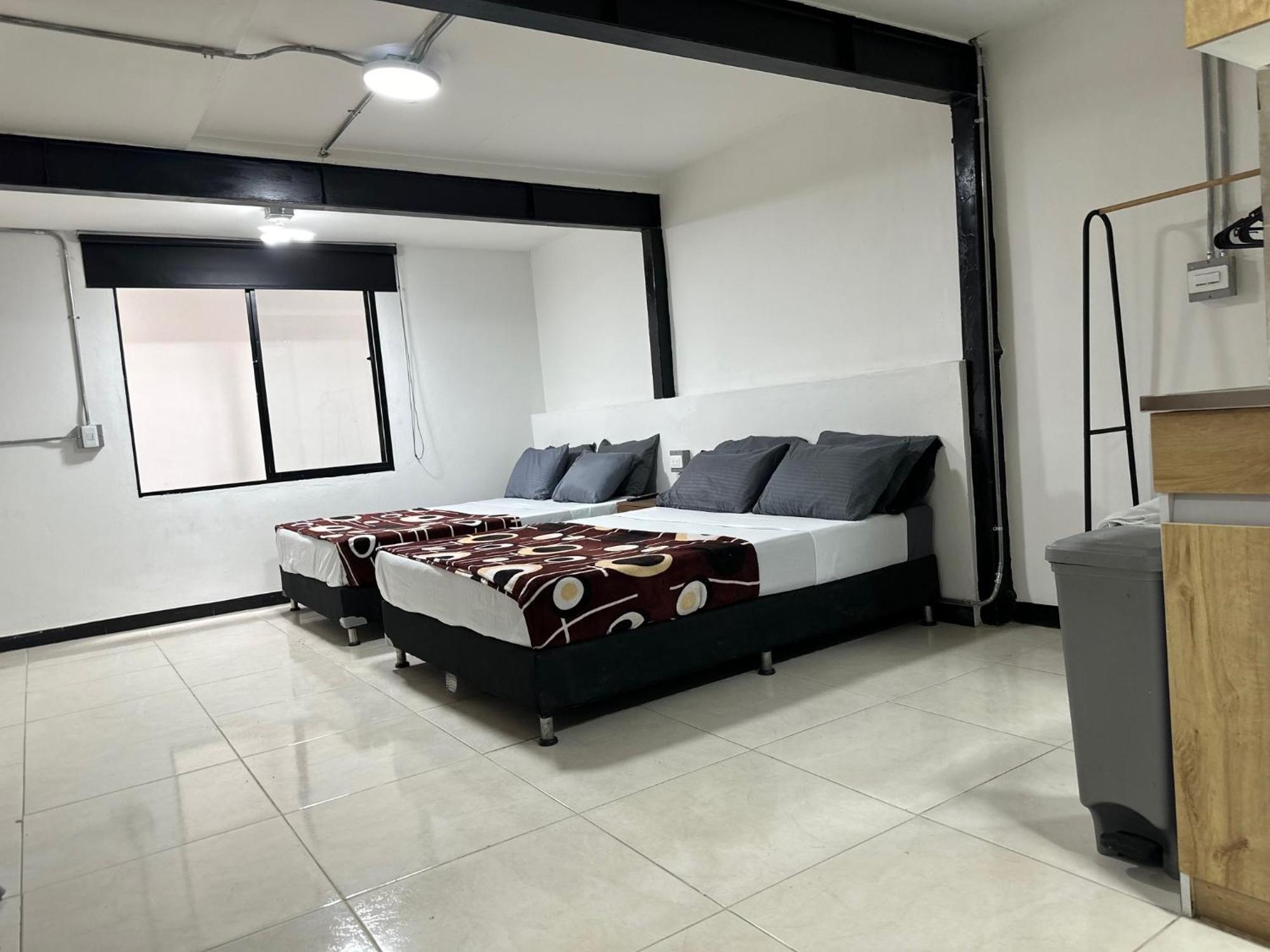 Malibu Loft Hotel 메딜린 외부 사진